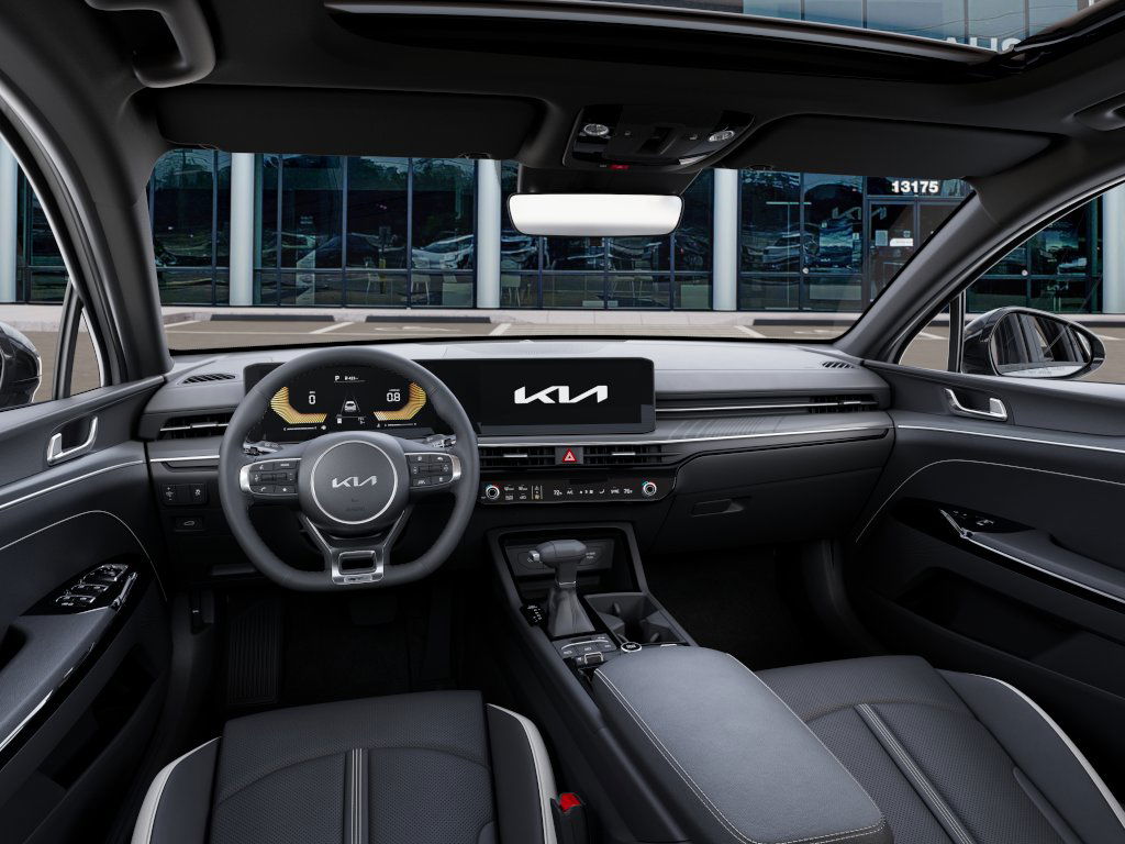 Thumbnail: 2025 Kia K5 - 2