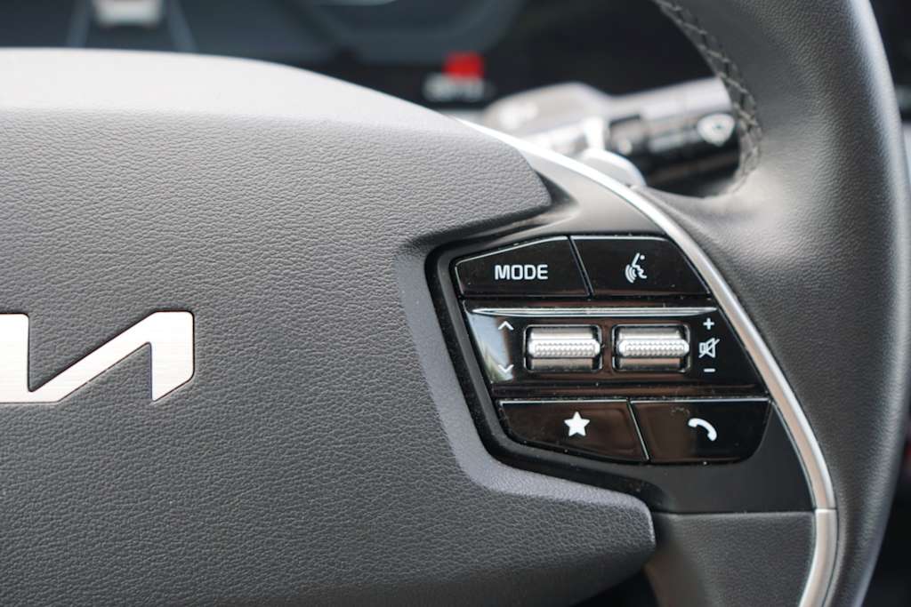 Thumbnail: 2024 Kia EV6 - 17