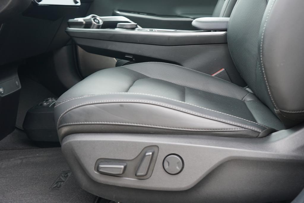 Thumbnail: 2023 Kia EV6 - 22