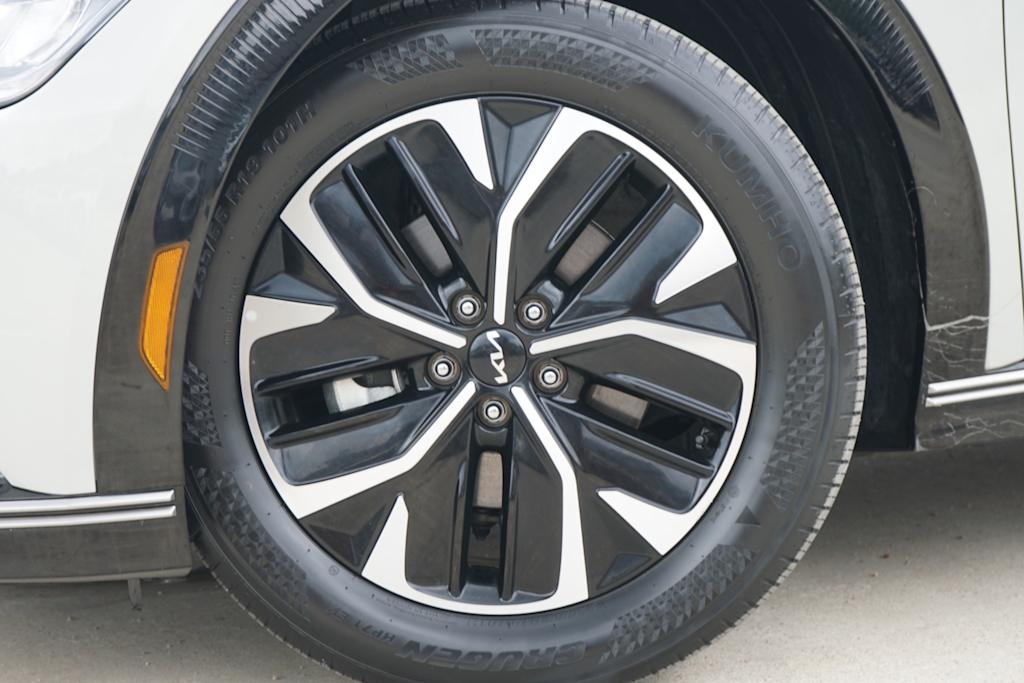 Thumbnail: 2023 Kia EV6 - 6