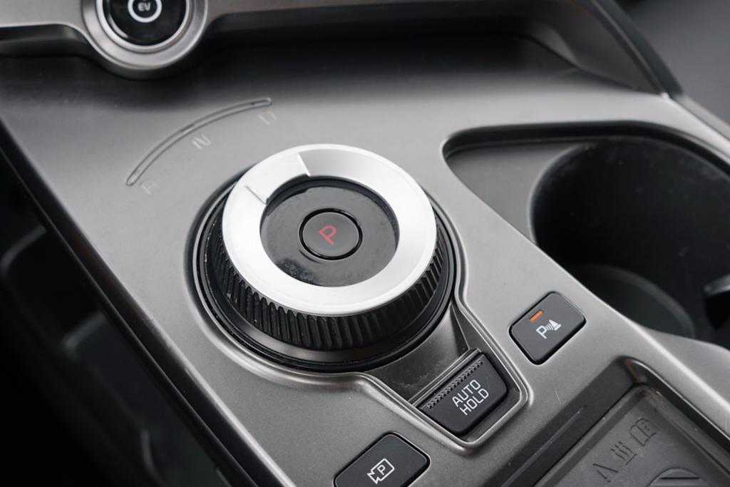 Thumbnail: 2023 Kia EV6 - 17