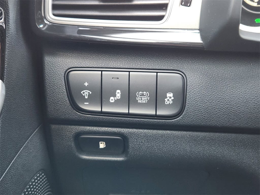 Thumbnail: 2019 Kia Niro - 28