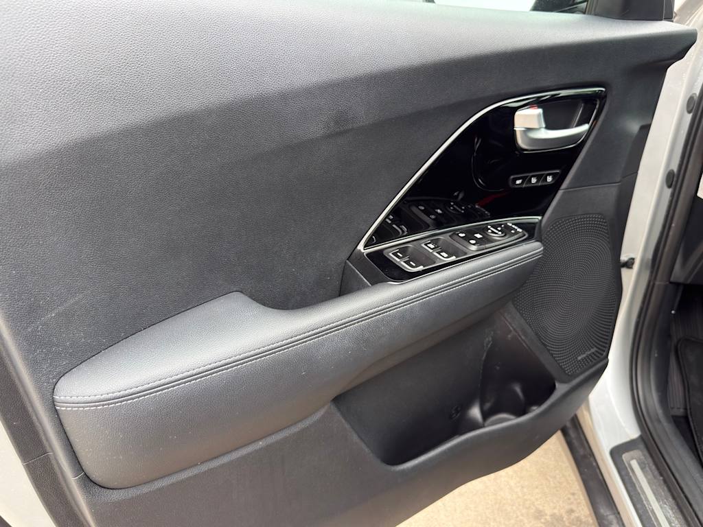 Thumbnail: 2018 Kia Niro - 25