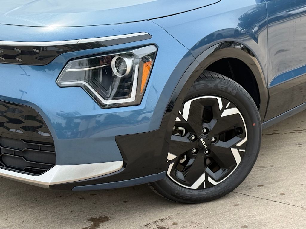 Thumbnail: 2024 Kia Niro - 7