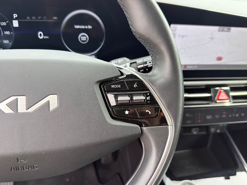 Thumbnail: 2024 Kia Niro - 24