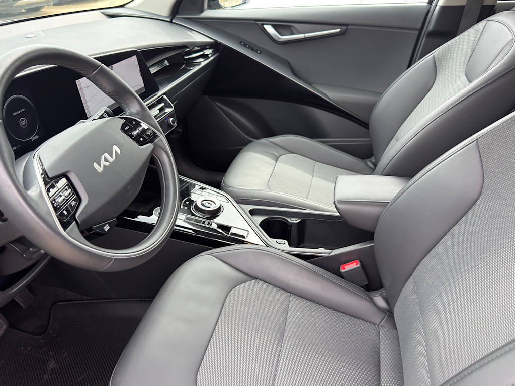 Thumbnail: 2024 Kia Niro - 9