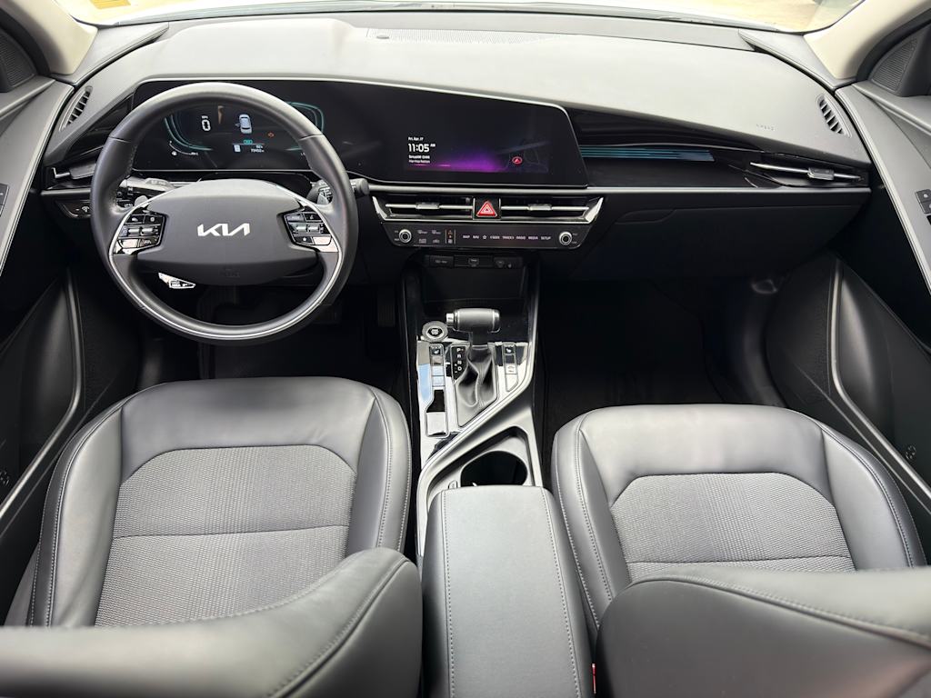 Thumbnail: 2023 Kia Niro - 13