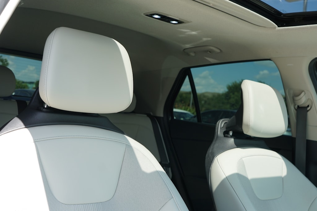 Thumbnail: 2024 Kia Niro - 24