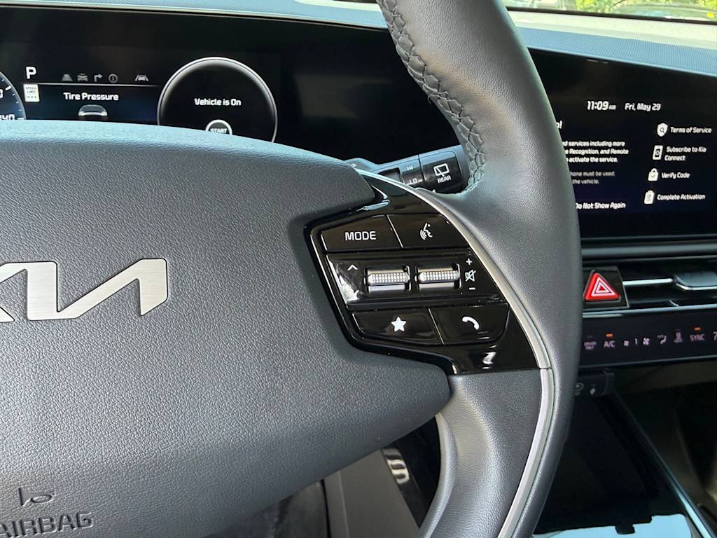 Thumbnail: 2023 Kia Niro - 26