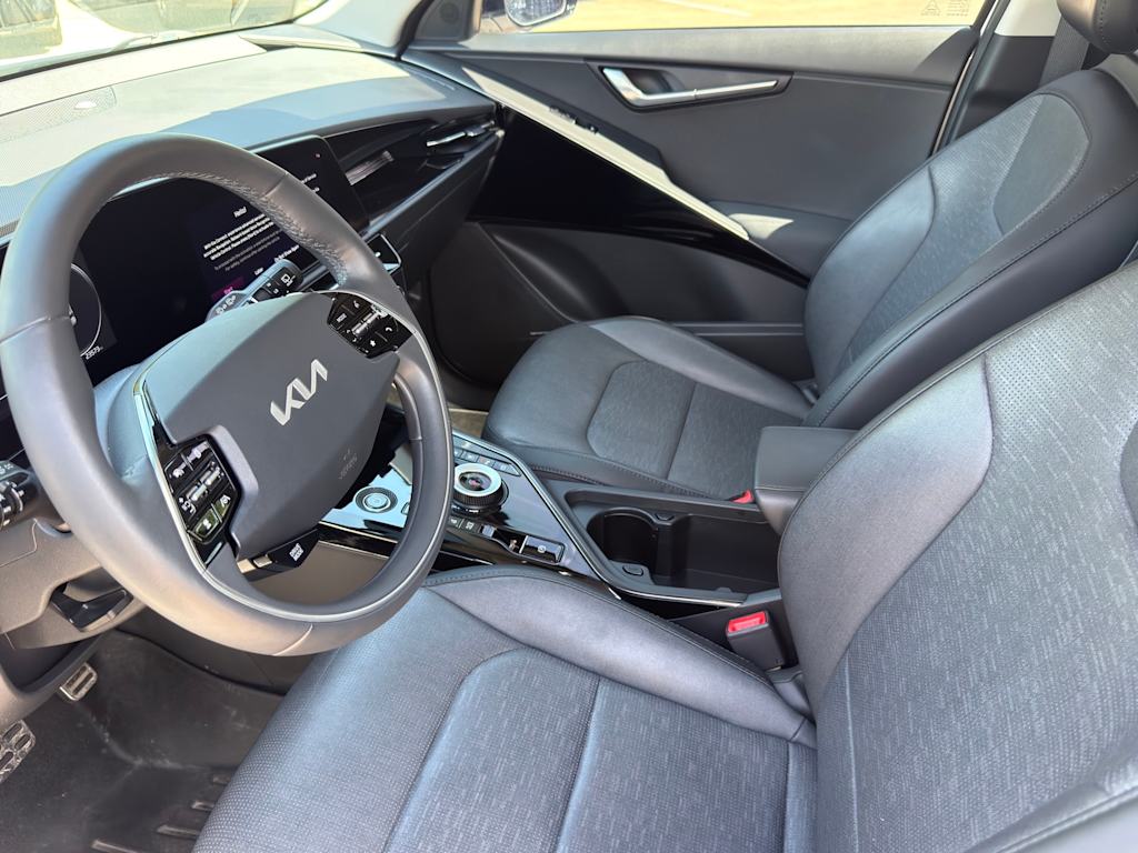 Thumbnail: 2023 Kia Niro - 11