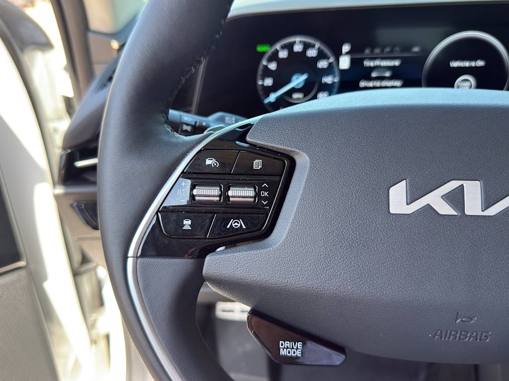 Thumbnail: 2023 Kia Niro - 23