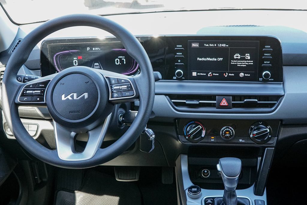 Thumbnail: 2024 Kia Seltos - 7