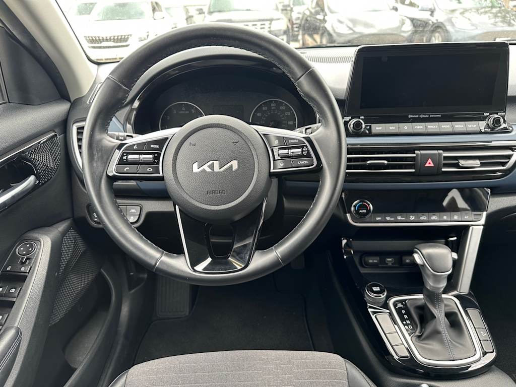 Thumbnail: 2022 Kia Seltos - 11