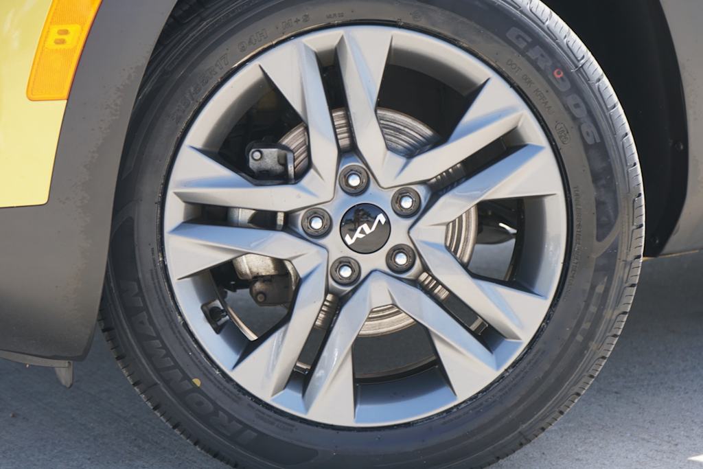 Thumbnail: 2023 Kia Seltos - 5