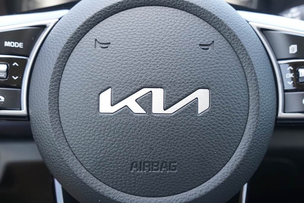 Thumbnail: 2023 Kia Seltos - 18