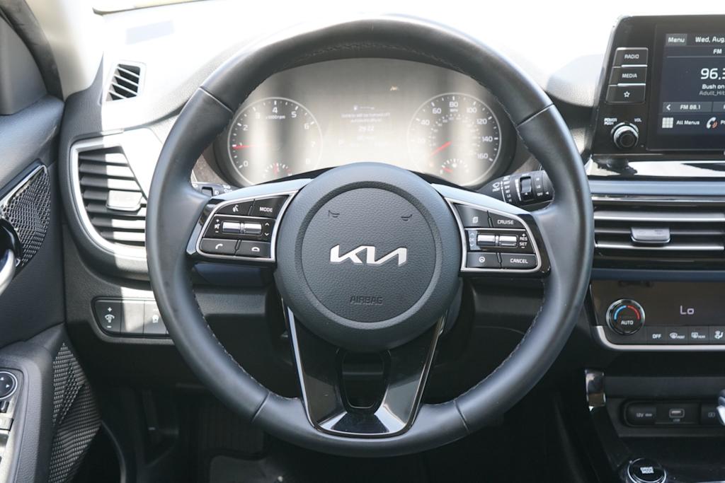 Thumbnail: 2023 Kia Seltos - 10