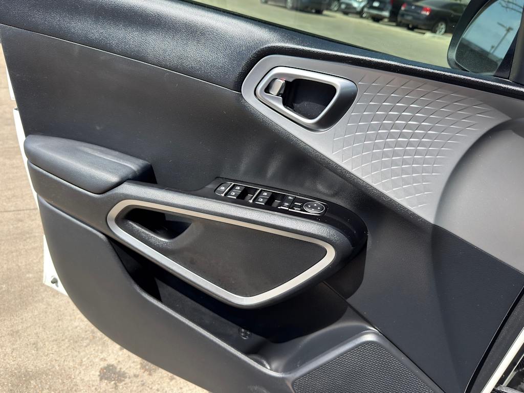 Thumbnail: 2021 Kia Soul - 25