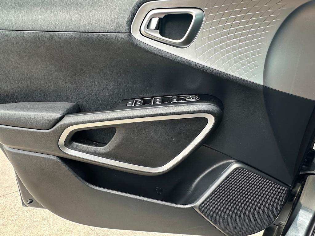 Thumbnail: 2023 Kia Soul - 18