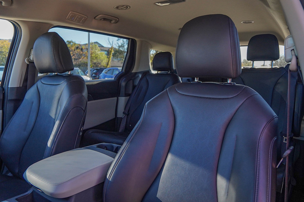 Thumbnail: 2024 Kia Carnival - 9