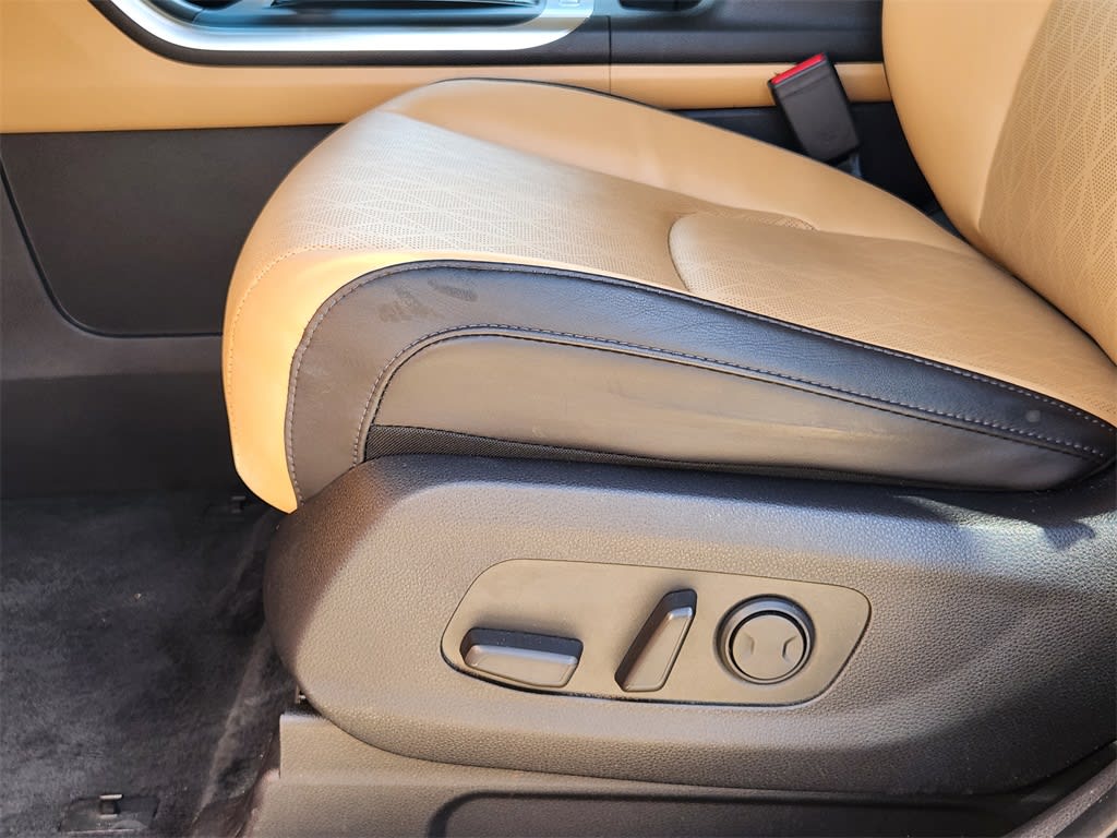 Thumbnail: 2023 Kia Carnival - 28