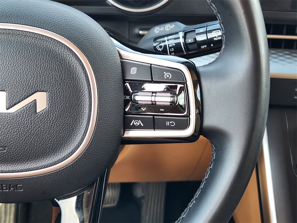 Thumbnail: 2023 Kia Carnival - 30
