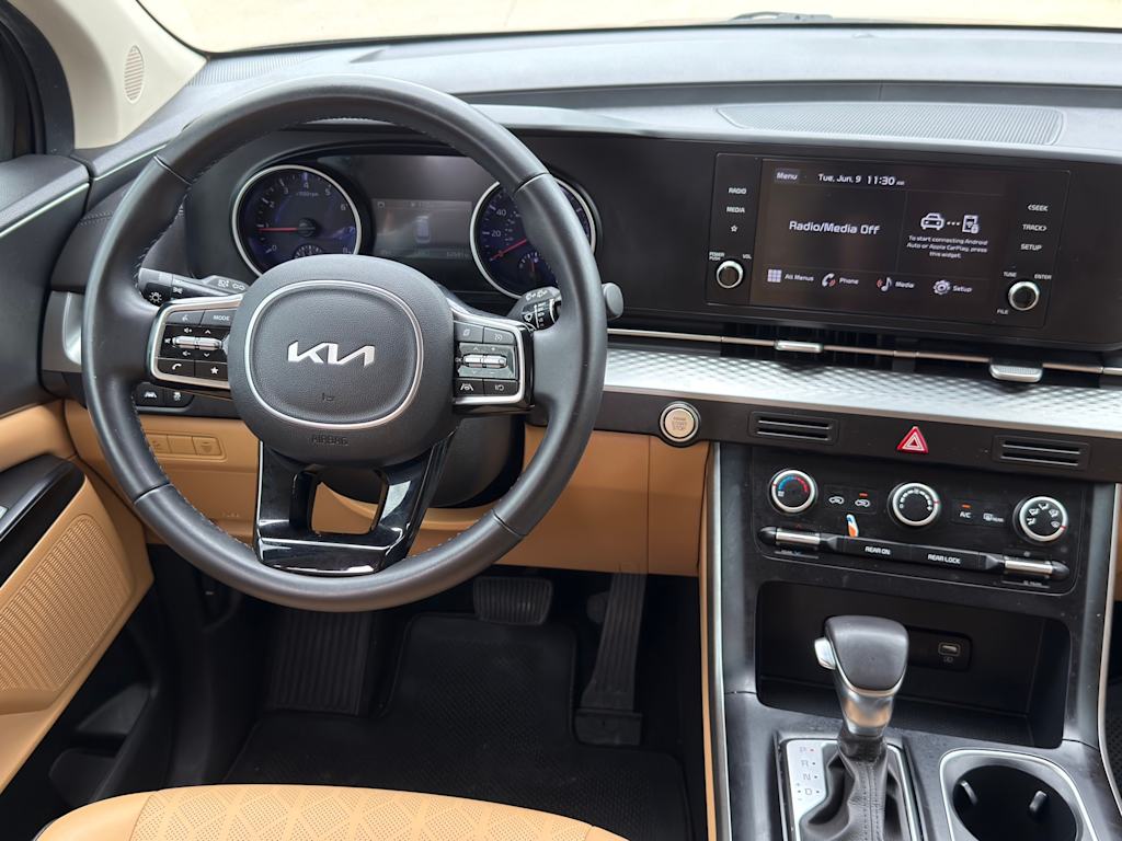Thumbnail: 2023 Kia Carnival - 13