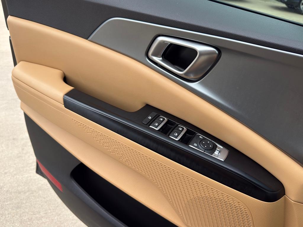 Thumbnail: 2023 Kia Carnival - 7
