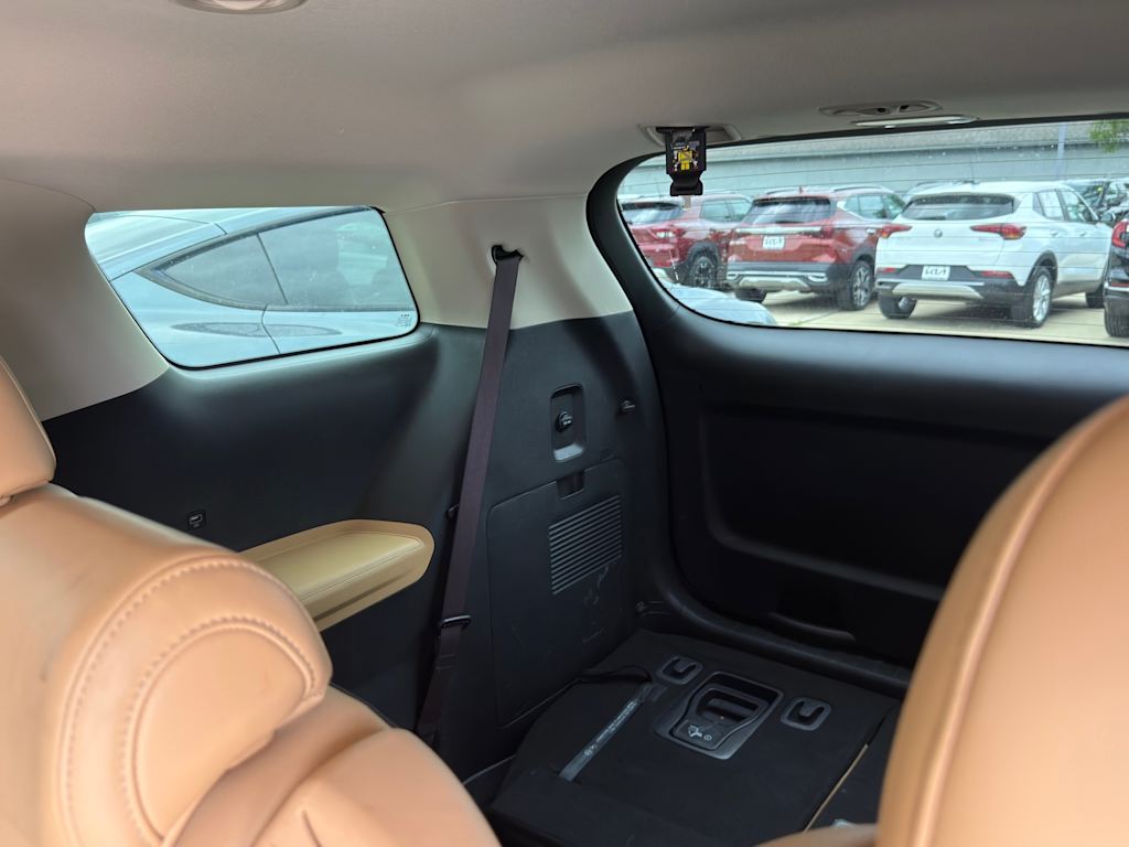 Thumbnail: 2023 Kia Carnival - 31