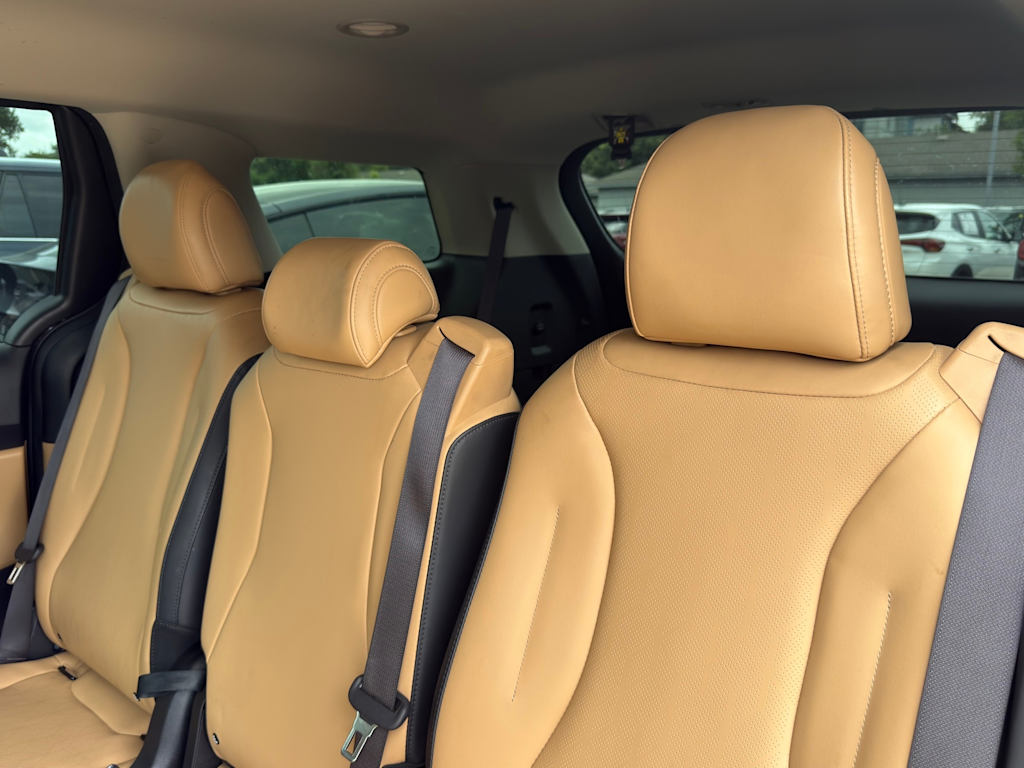 Thumbnail: 2023 Kia Carnival - 28