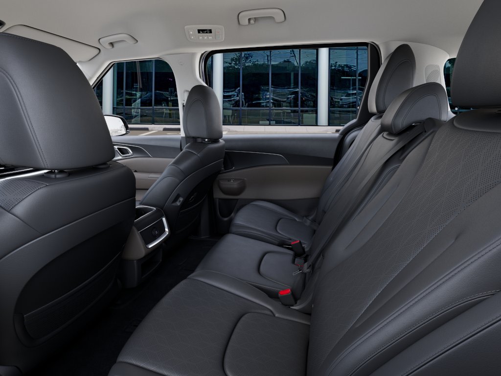 Thumbnail: 2027 Kia Carnival - 8