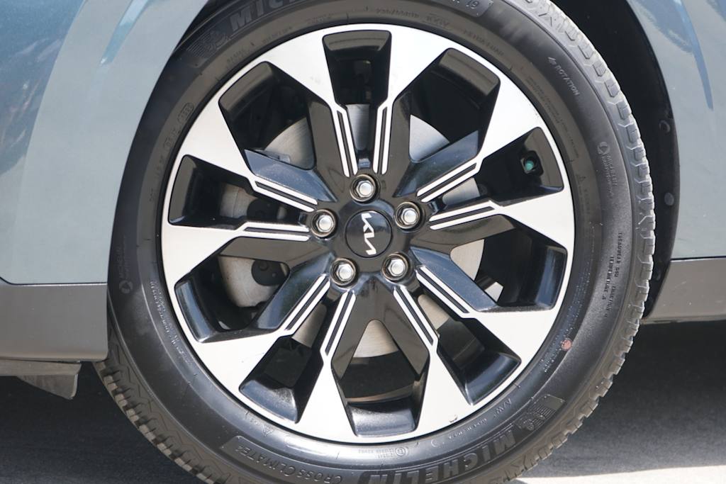 Thumbnail: 2022 Kia Carnival - 5