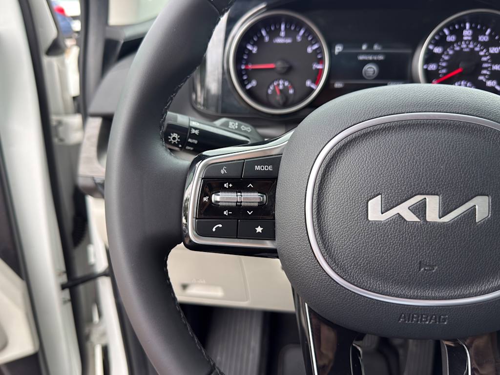 Thumbnail: 2024 Kia Carnival - 24