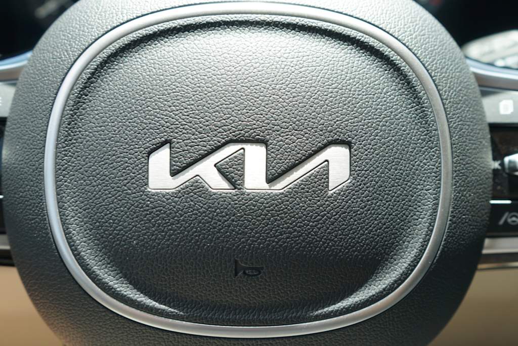Thumbnail: 2022 Kia Carnival - 5