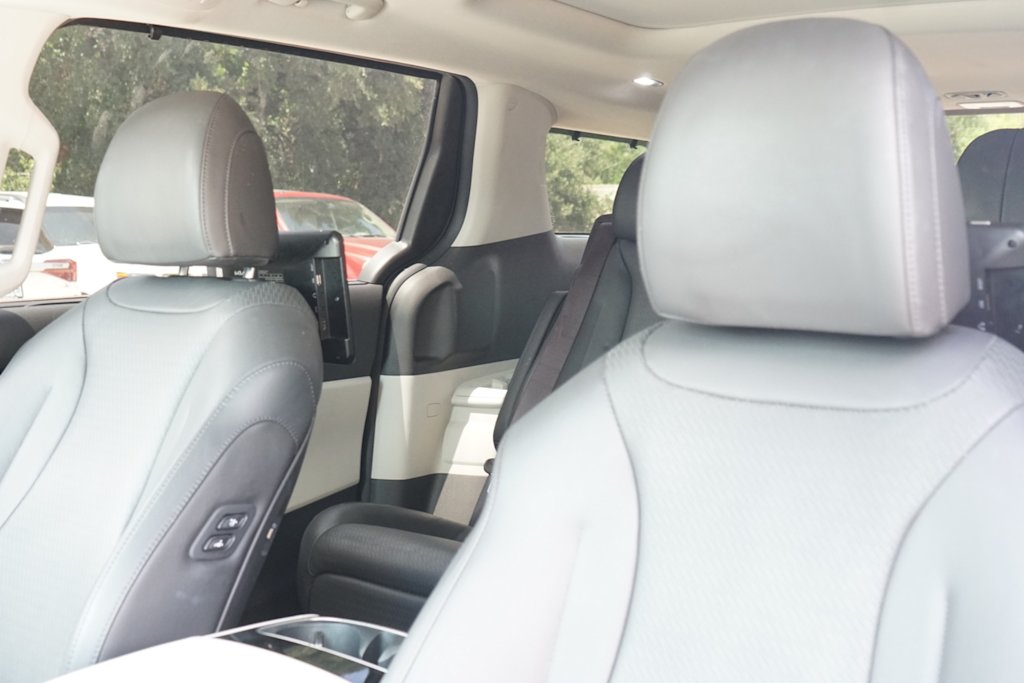 Thumbnail: 2022 Kia Carnival - 9