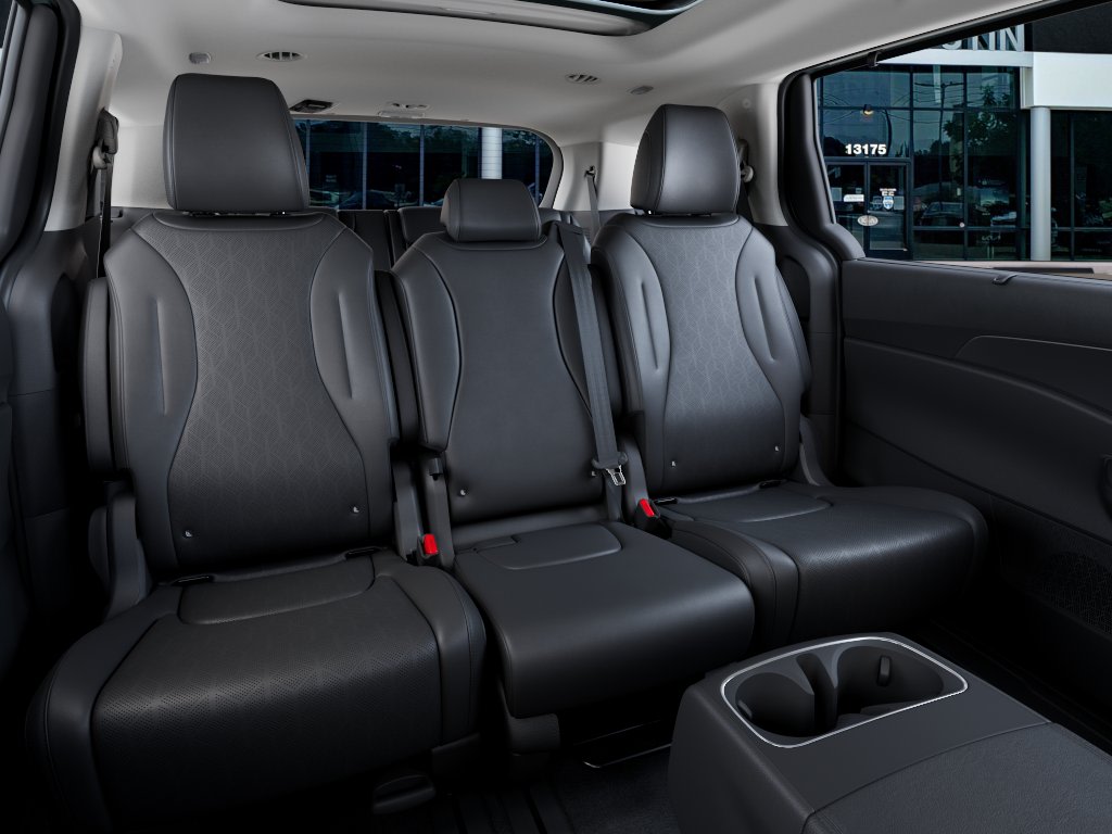 Thumbnail: 2027 Kia Carnival - 7