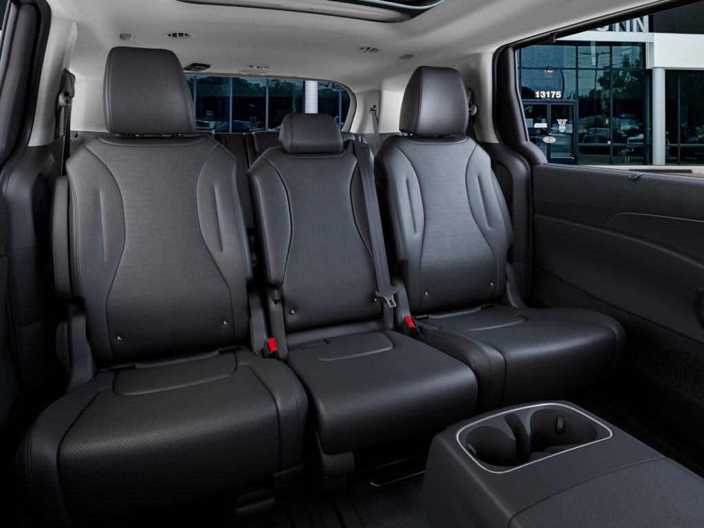 Thumbnail: 2027 Kia Carnival - 7