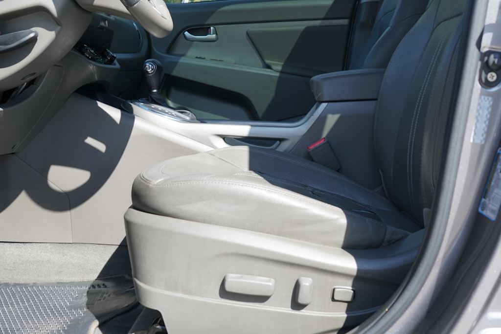 Thumbnail: 2012 Kia Sportage - 21