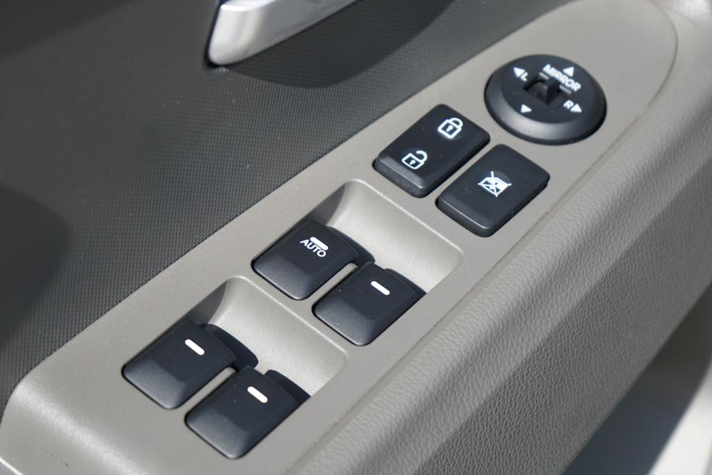 Thumbnail: 2012 Kia Sportage - 20