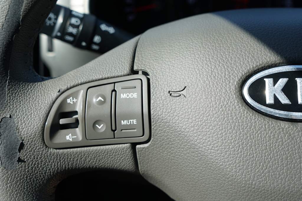Thumbnail: 2012 Kia Sportage - 18