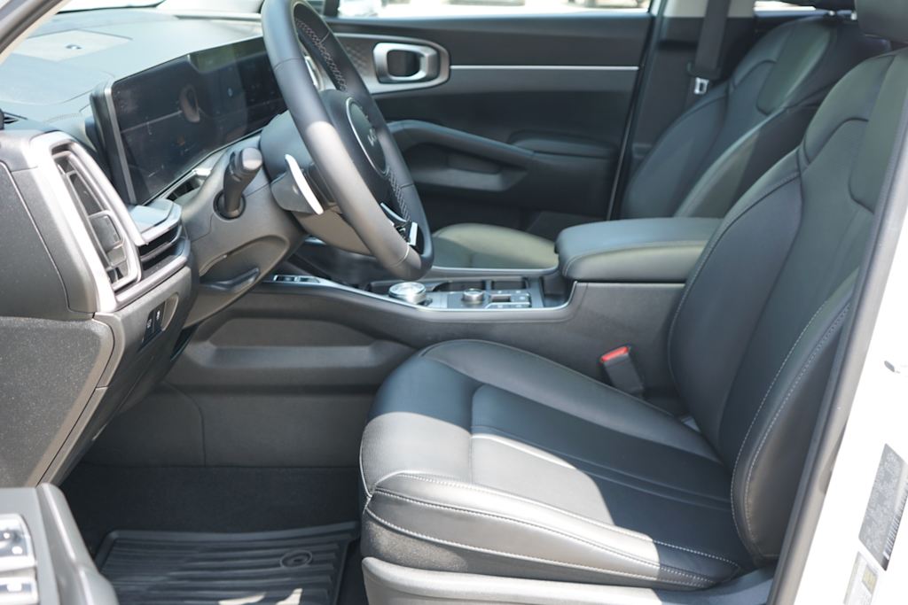 Thumbnail: 2025 Kia Sorento - 8