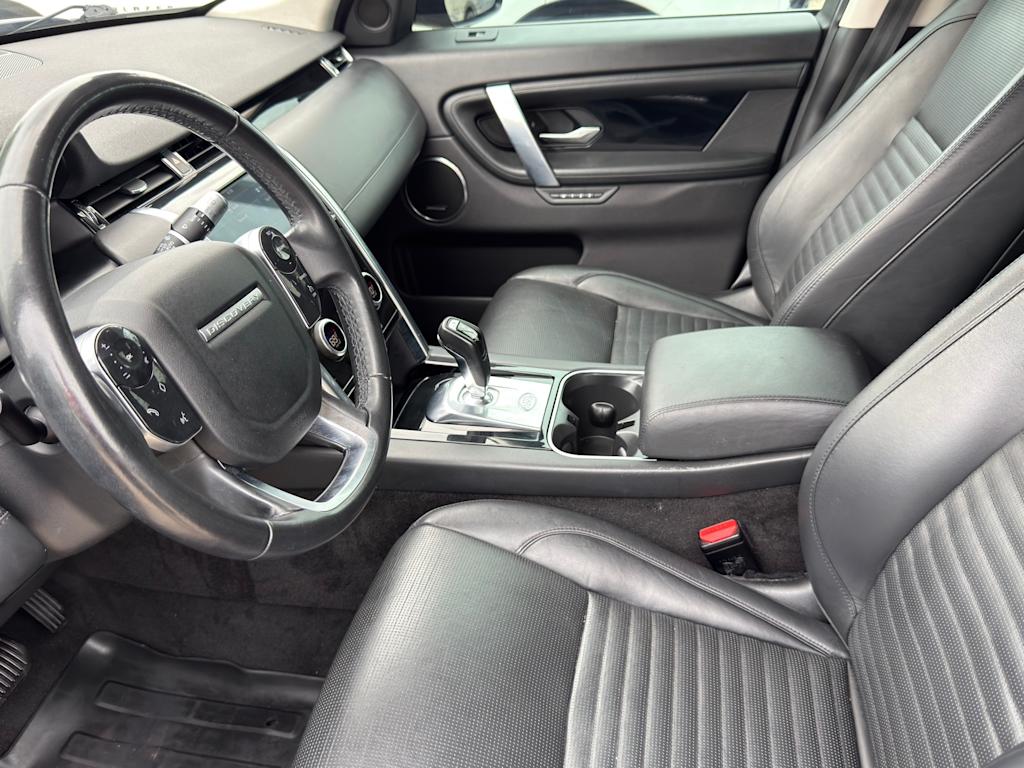 Thumbnail: 2020 Land Rover Discovery Sport - 10