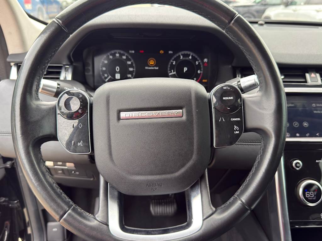 Thumbnail: 2020 Land Rover Discovery Sport - 9