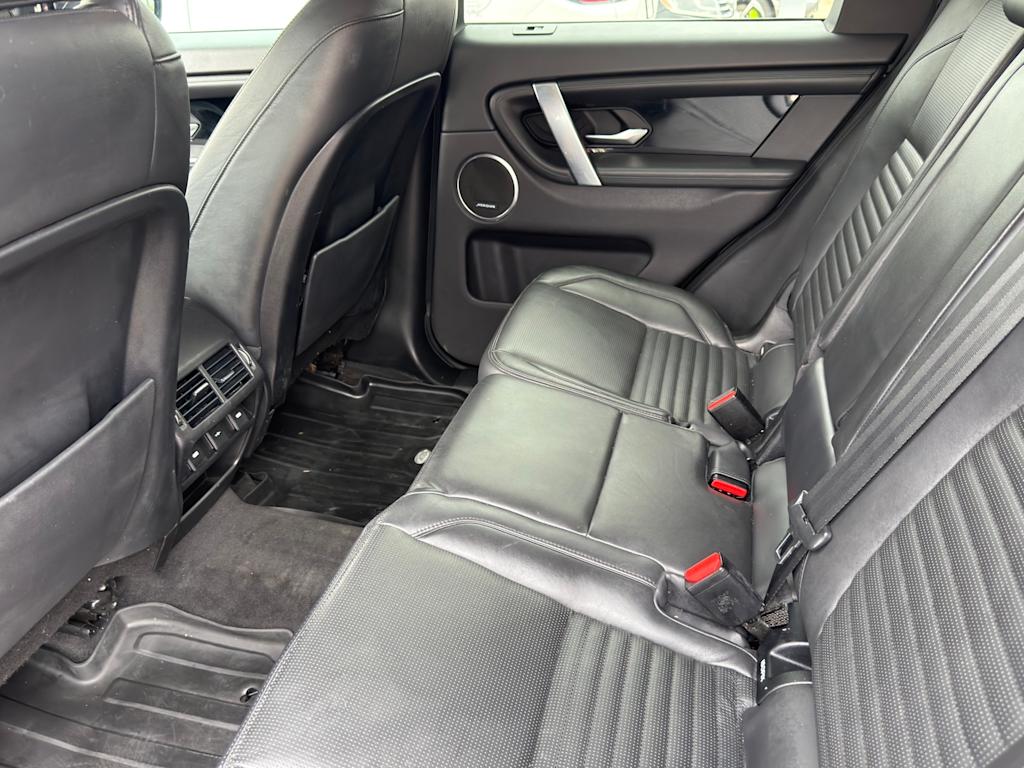 Thumbnail: 2020 Land Rover Discovery Sport - 27