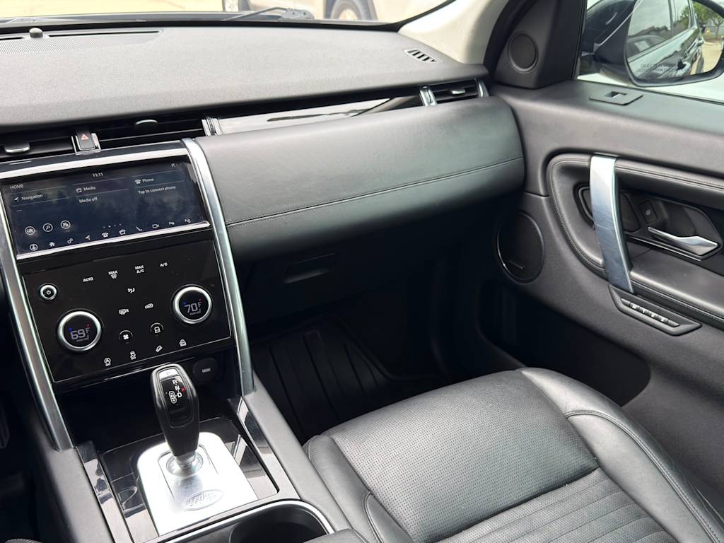 Thumbnail: 2020 Land Rover Discovery Sport - 13