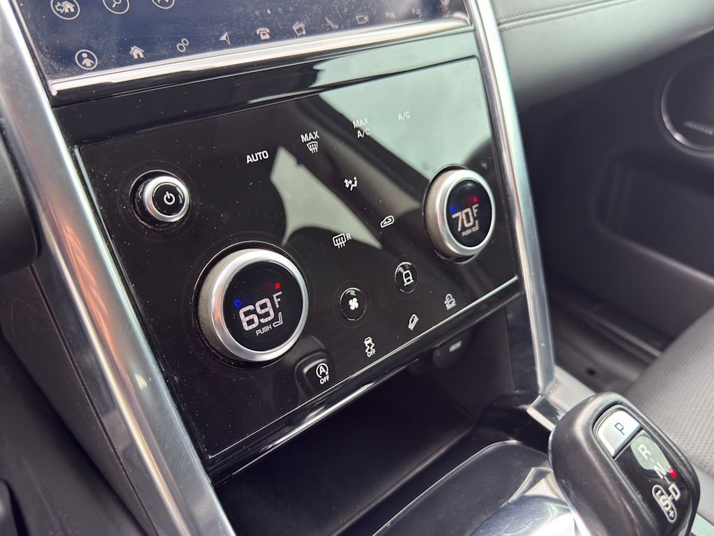 Thumbnail: 2020 Land Rover Discovery Sport - 21