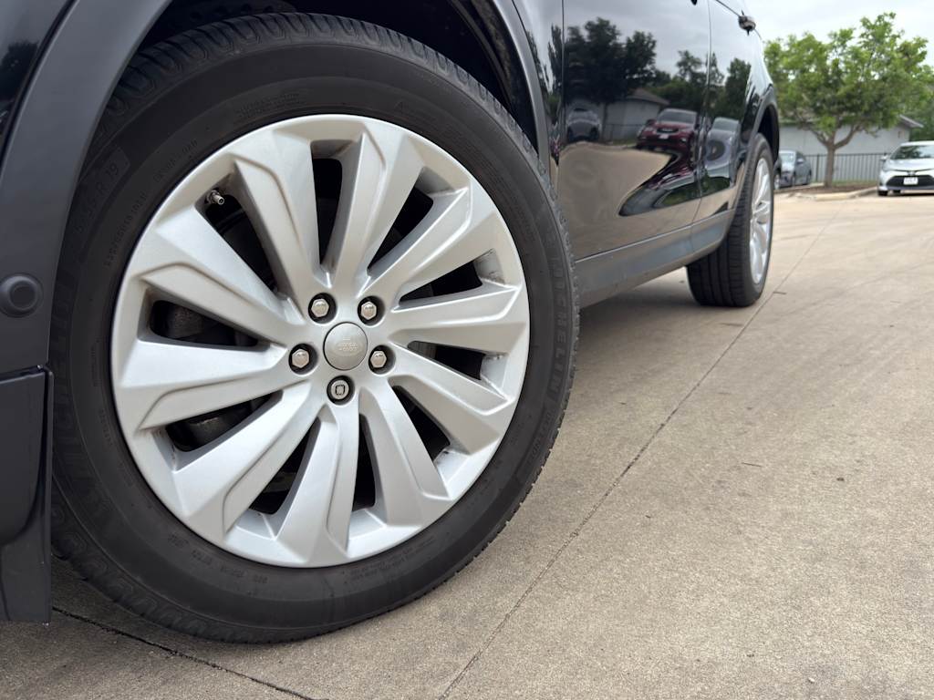 Thumbnail: 2020 Land Rover Discovery Sport - 20