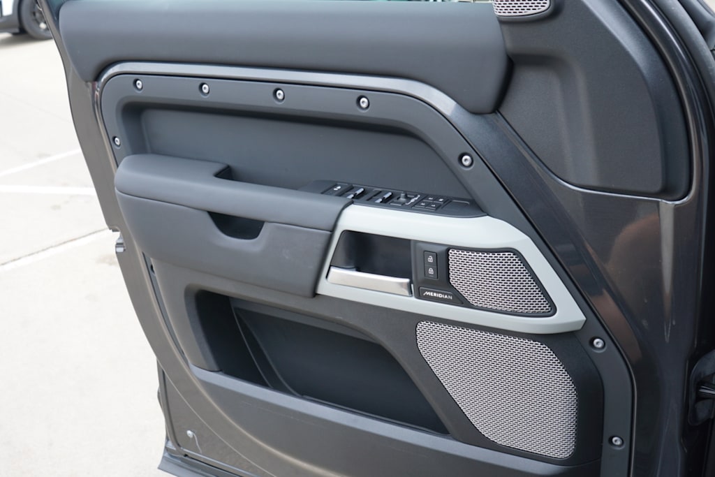 Thumbnail: 2024 Land Rover Defender - 19