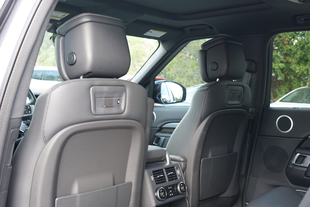Thumbnail: 2024 Land Rover Discovery - 10