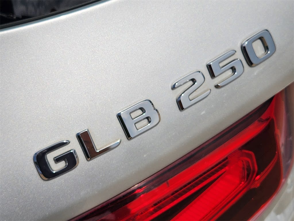 Thumbnail: 2021 Mercedes-Benz GLB - 23
