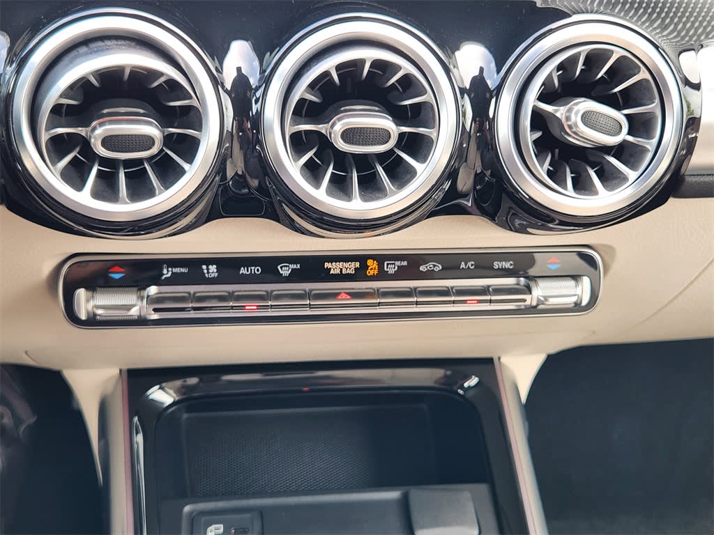 Thumbnail: 2021 Mercedes-Benz GLB - 27
